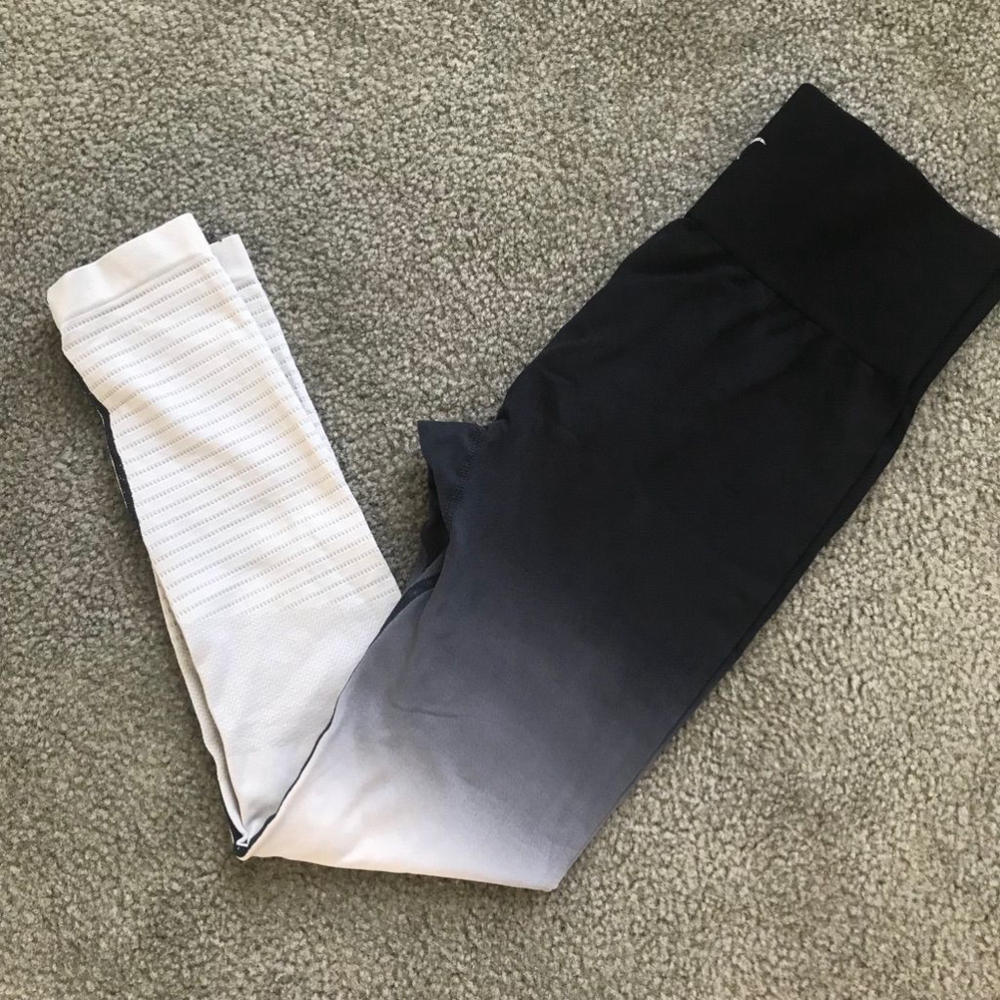 EUC Zyia Active Ombré 7/8 Highwaisted Leggings | Size Small